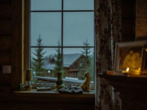 Crafting Your Cozy Oasis: A Senior’s Guide to Serenity