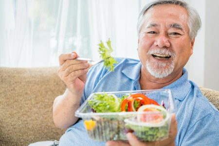 Top Diets for Seniors: Fight Chronic Illnesses Effectively